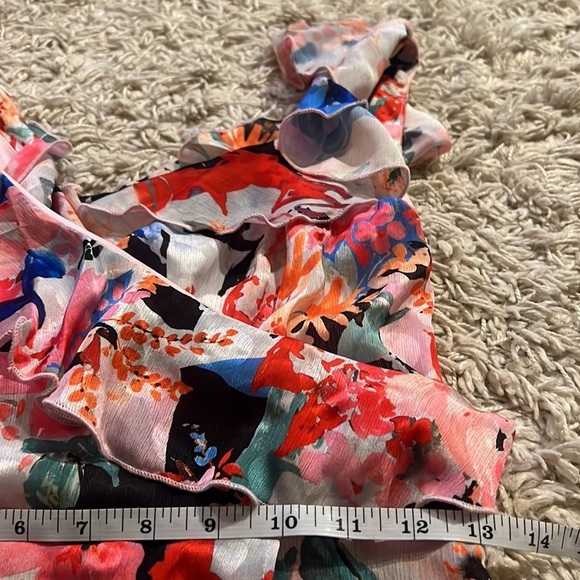 Beautiful Tahari floral dress size 4 - Picture 6 of 8